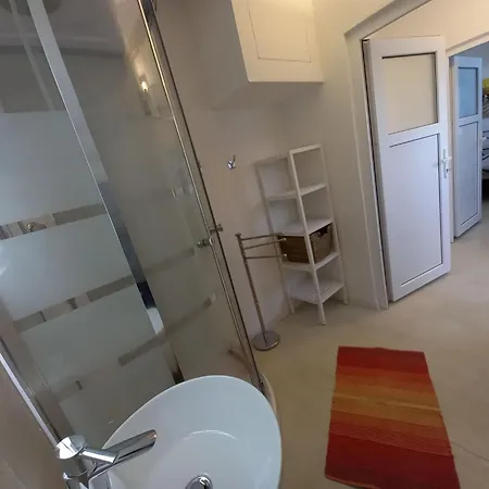 C-01 By Interhome * Colà